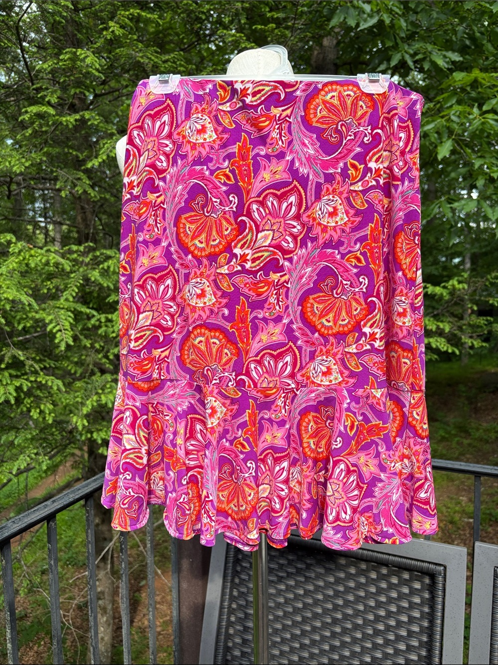 Chaps Vibrant Pink Paisley Flared Women's Skirt elastic waist sz M